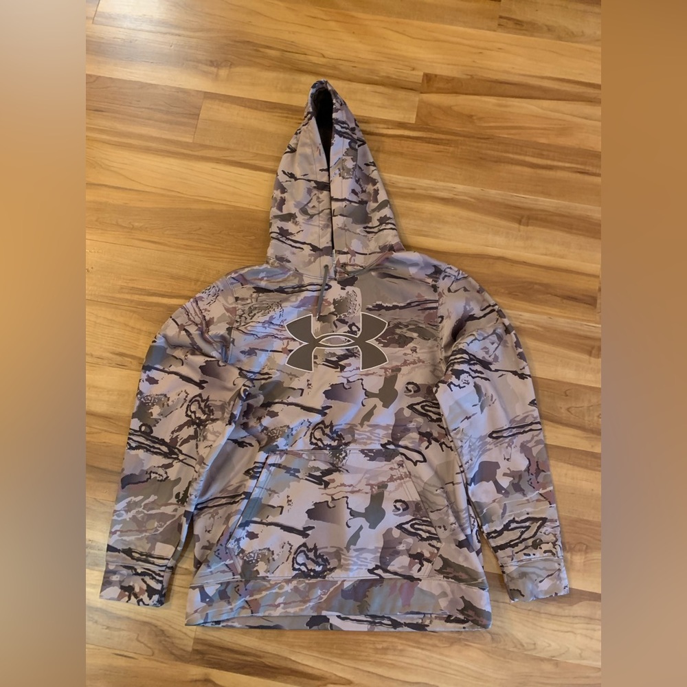 Under Armour sweatshirt